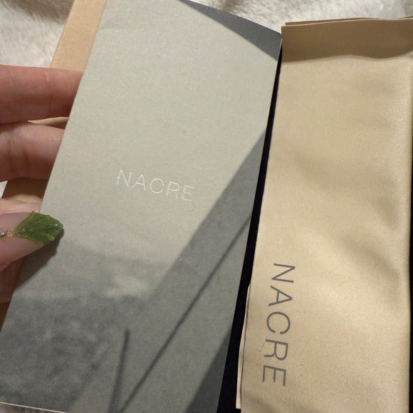 Nacre Women’s Tan Leather Watch NWT Minimalist Pearl Dial Italian Strap - Picture 6 of 7